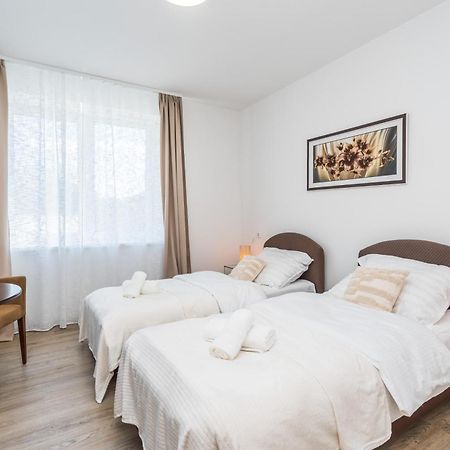 Perla Hradce Apartment Hradec Kralove Exterior photo