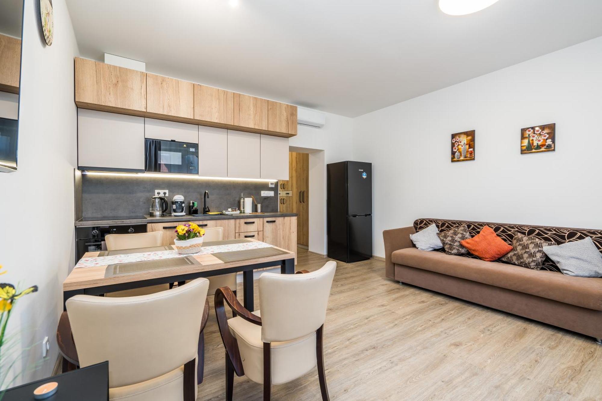 Perla Hradce Apartment Hradec Kralove Exterior photo